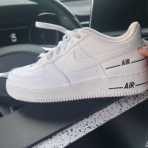 Air forces comes with box